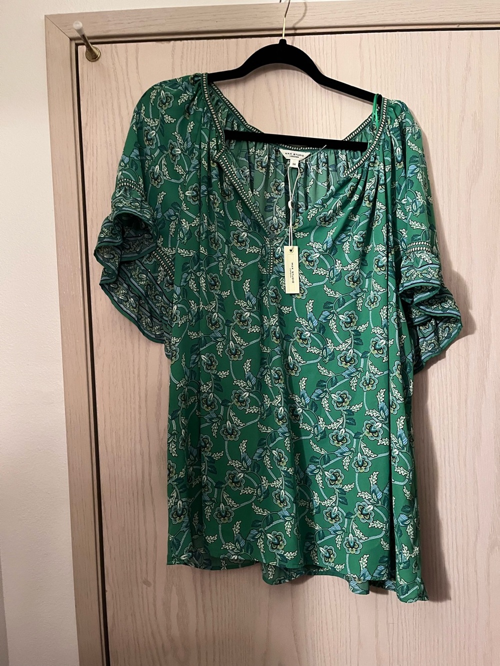 Max Studio Green Floral Scoop-Neck Blouse